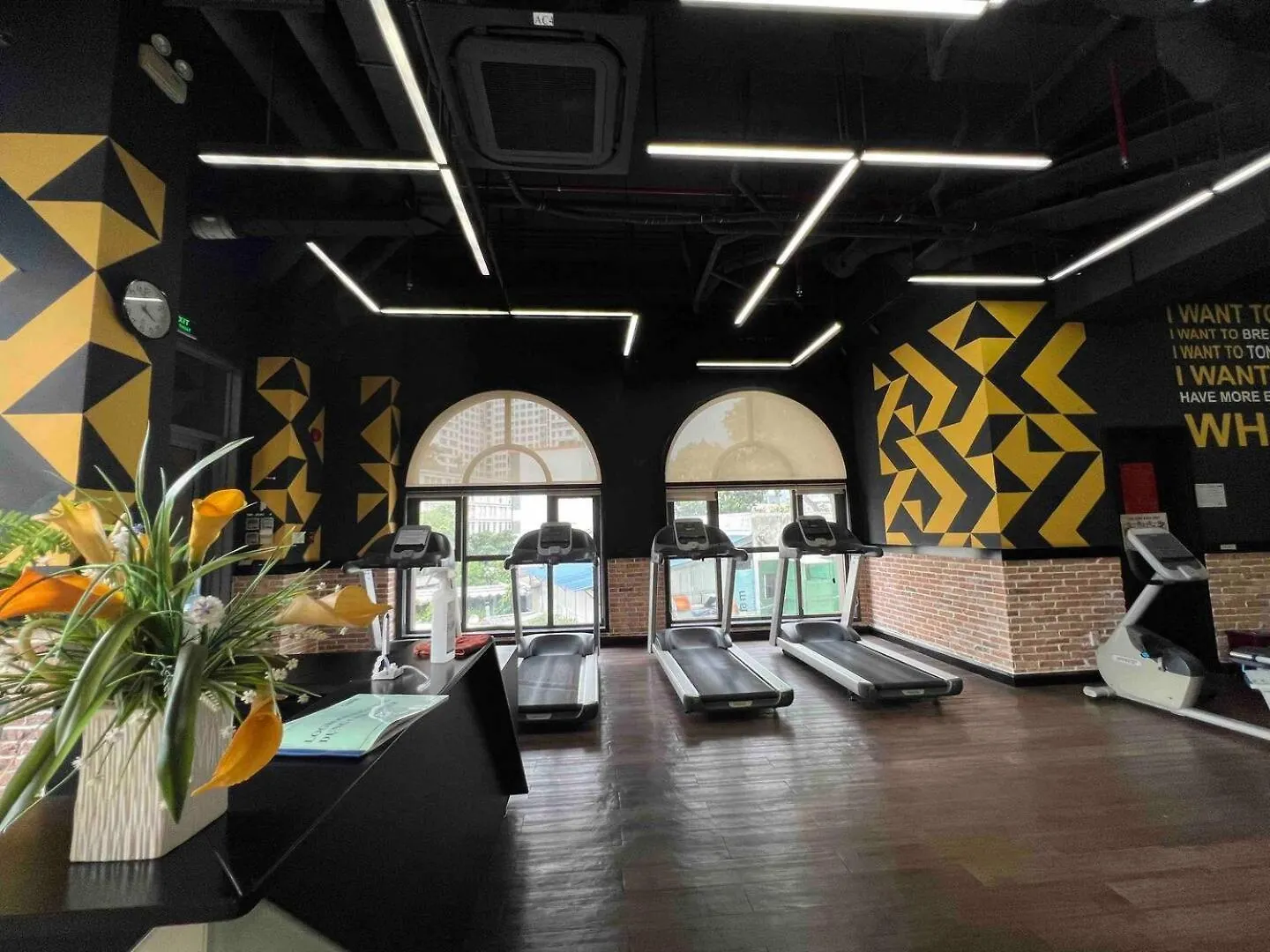 Apartment Can Ho Cao Cap Gan San Bay Tsn Ho Chi Minh City