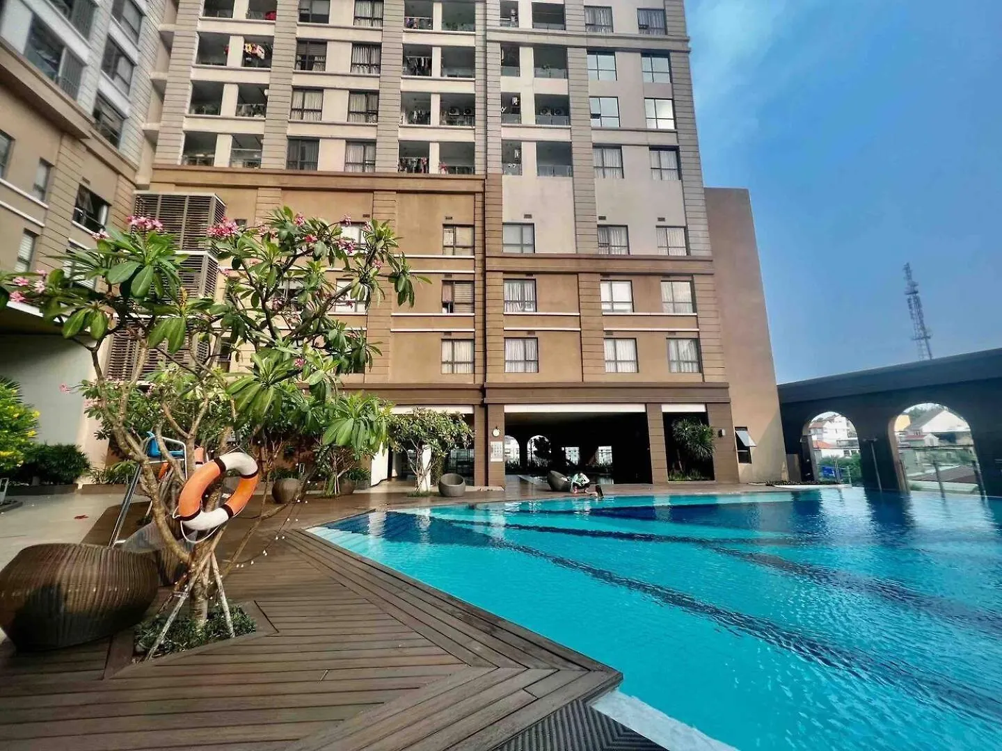 Can Ho Cao Cap Gan San Bay Tsn Ho Chi Minh City Vietnam