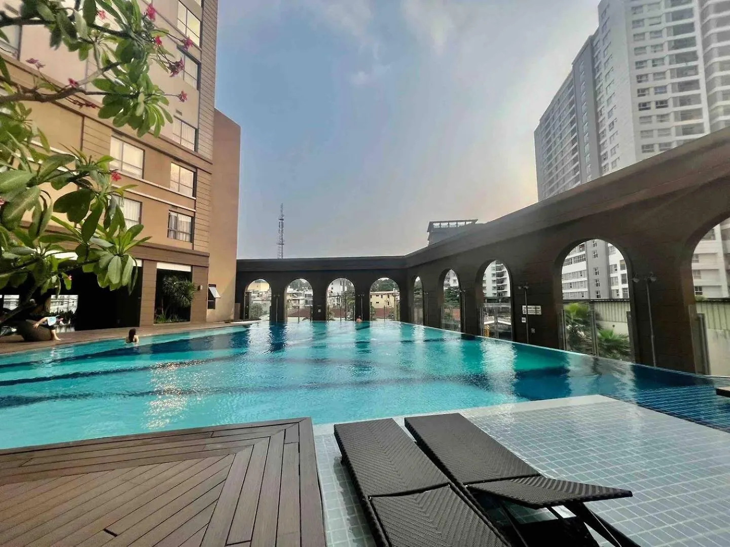 Can Ho Cao Cap Gan San Bay Tsn Ho Chi Minh City Apartment