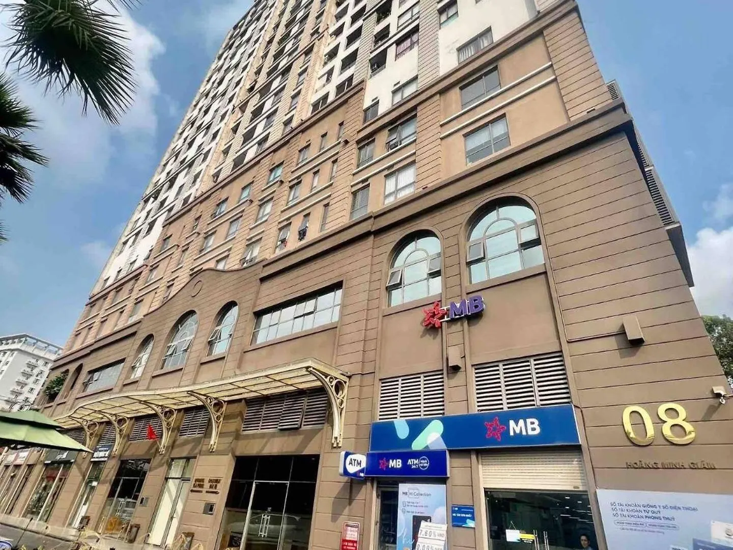 Can Ho Cao Cap Gan San Bay Tsn Ho Chi Minh City