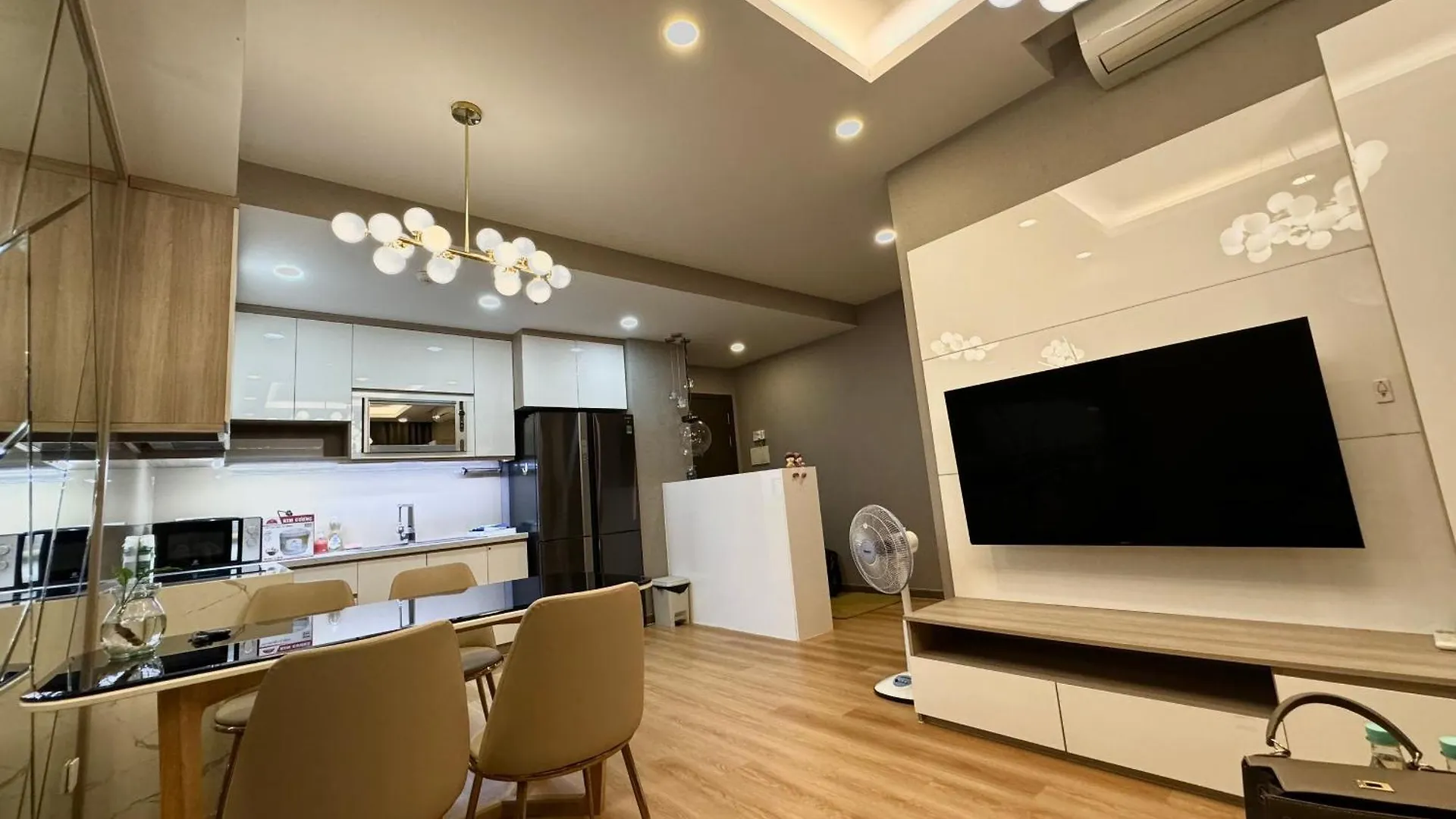 Apartment Can Ho Cao Cap Gan San Bay Tsn Ho Chi Minh City Vietnam