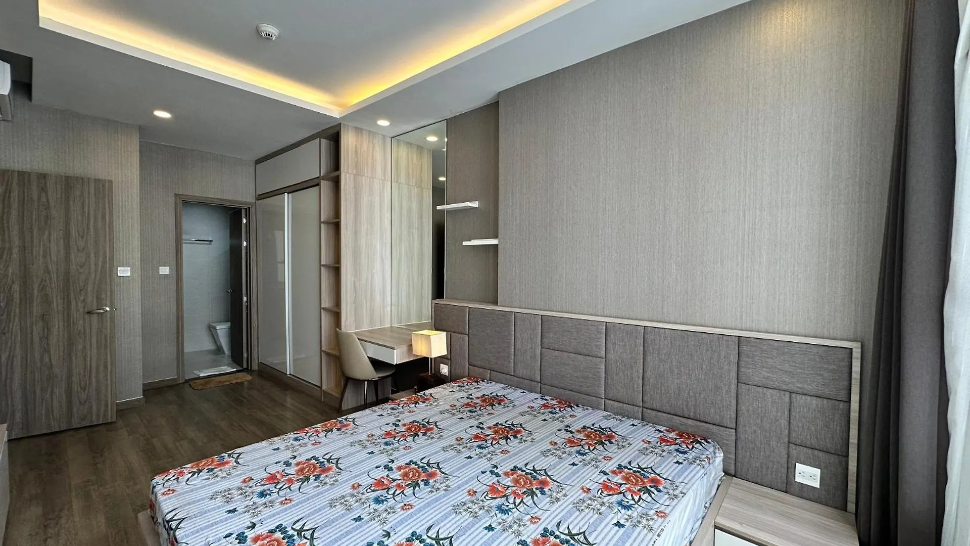 Can Ho Cao Cap Gan San Bay Tsn Ho Chi Minh City 0*,  Vietnam