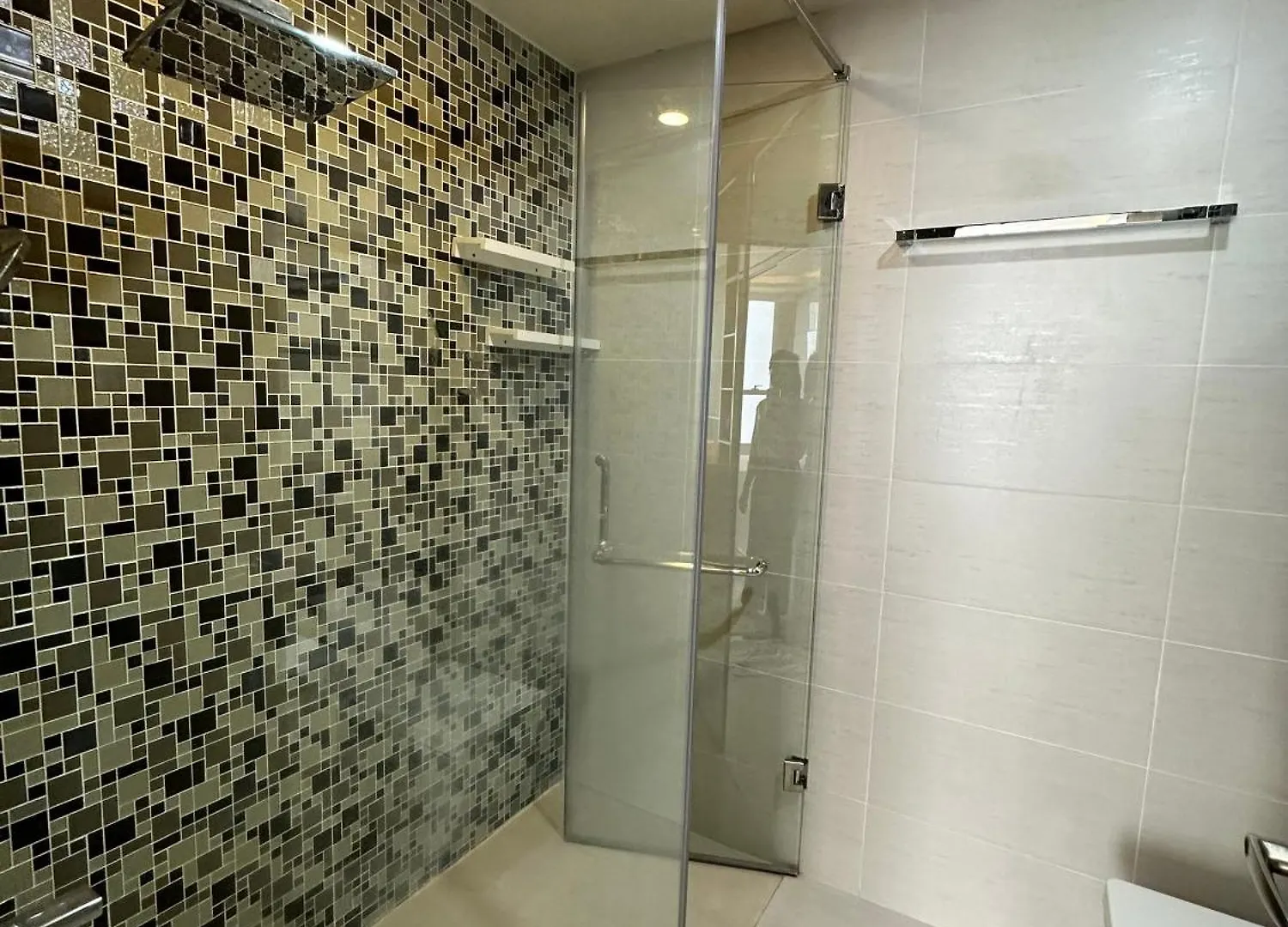 Can Ho Cao Cap Gan San Bay Tsn Ho Chi Minh City Apartment