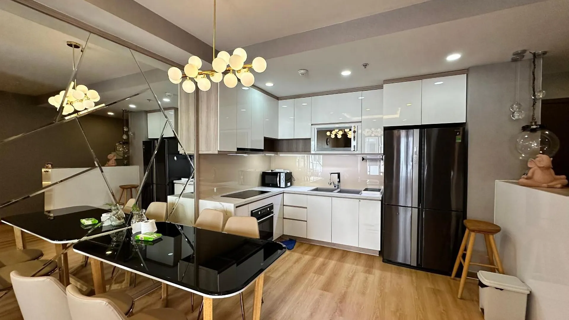 Apartment Can Ho Cao Cap Gan San Bay Tsn Ho Chi Minh City
