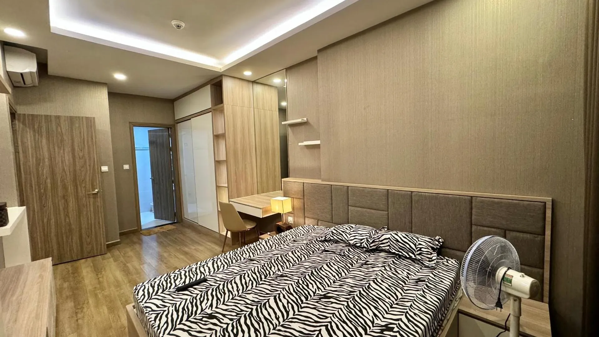 Apartment Can Ho Cao Cap Gan San Bay Tsn Ho Chi Minh City Vietnam