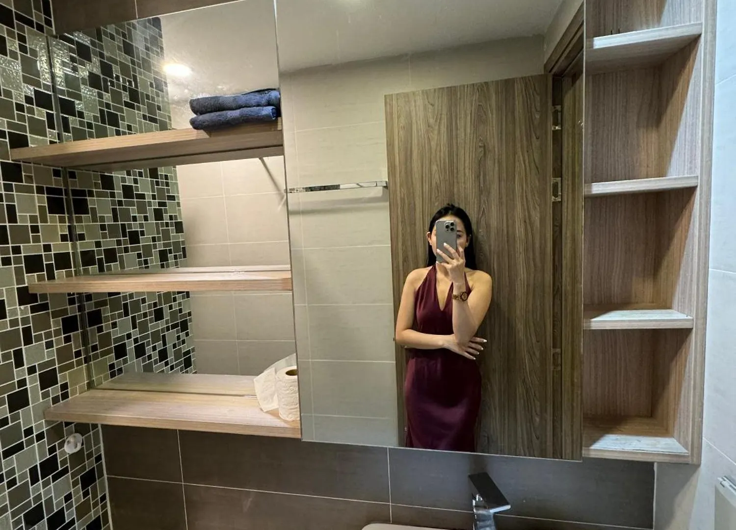 Can Ho Cao Cap Gan San Bay Tsn Ho Chi Minh City