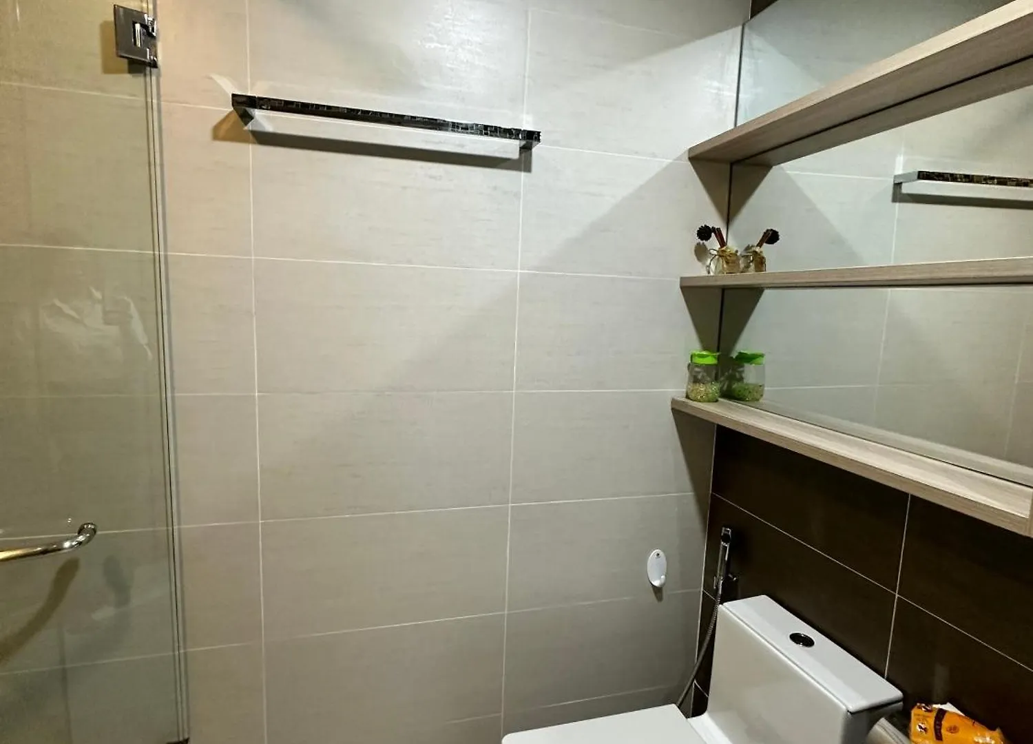 Can Ho Cao Cap Gan San Bay Tsn Ho Chi Minh City Vietnam