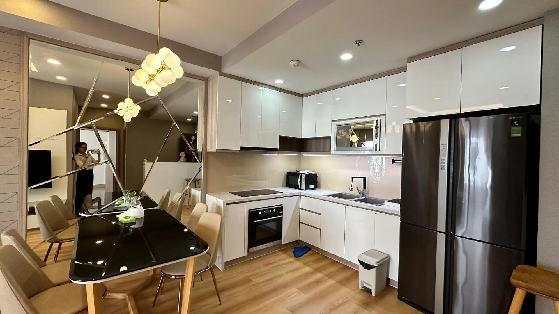Apartment Can Ho Cao Cap Gan San Bay Tsn Ho Chi Minh City